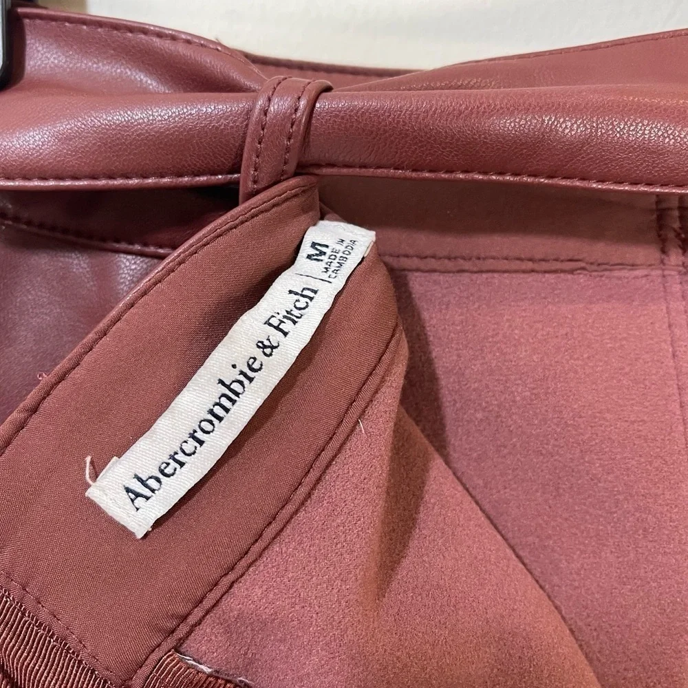 Abercrombie & Fitch Brown Vegan Faux Leather Mini Skirt Sz. Medium NWOT